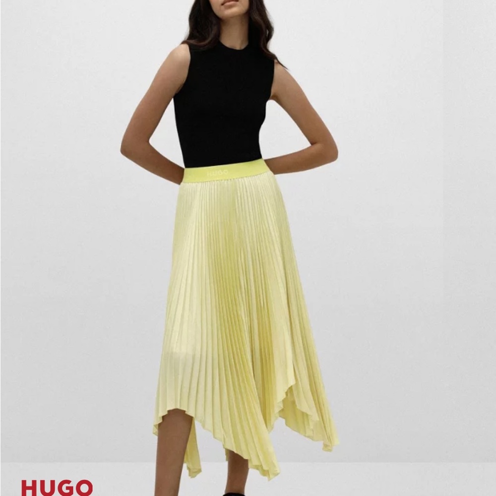 Nwt PLISSÉ MIDI SKIRT WITH LOGO WAISTBAND